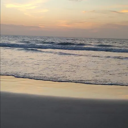 A Unos Pasos De La Playa *